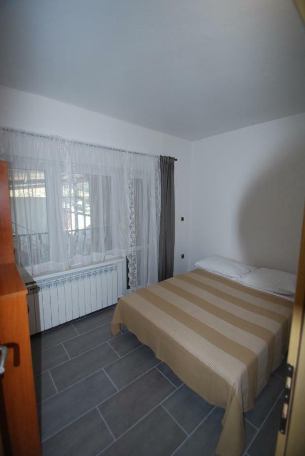 Batinic Apartmani โอมิช ภายนอก รูปภาพ