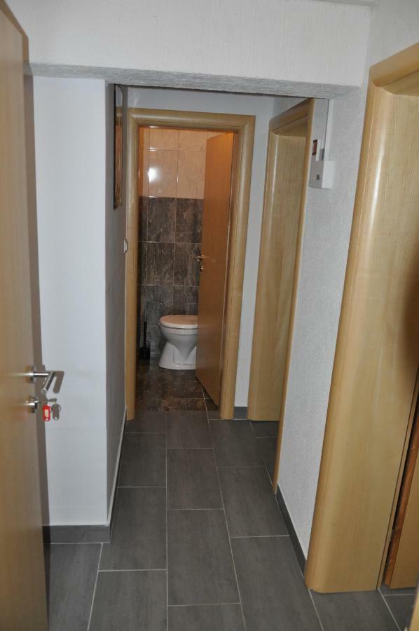Batinic Apartmani โอมิช ภายนอก รูปภาพ